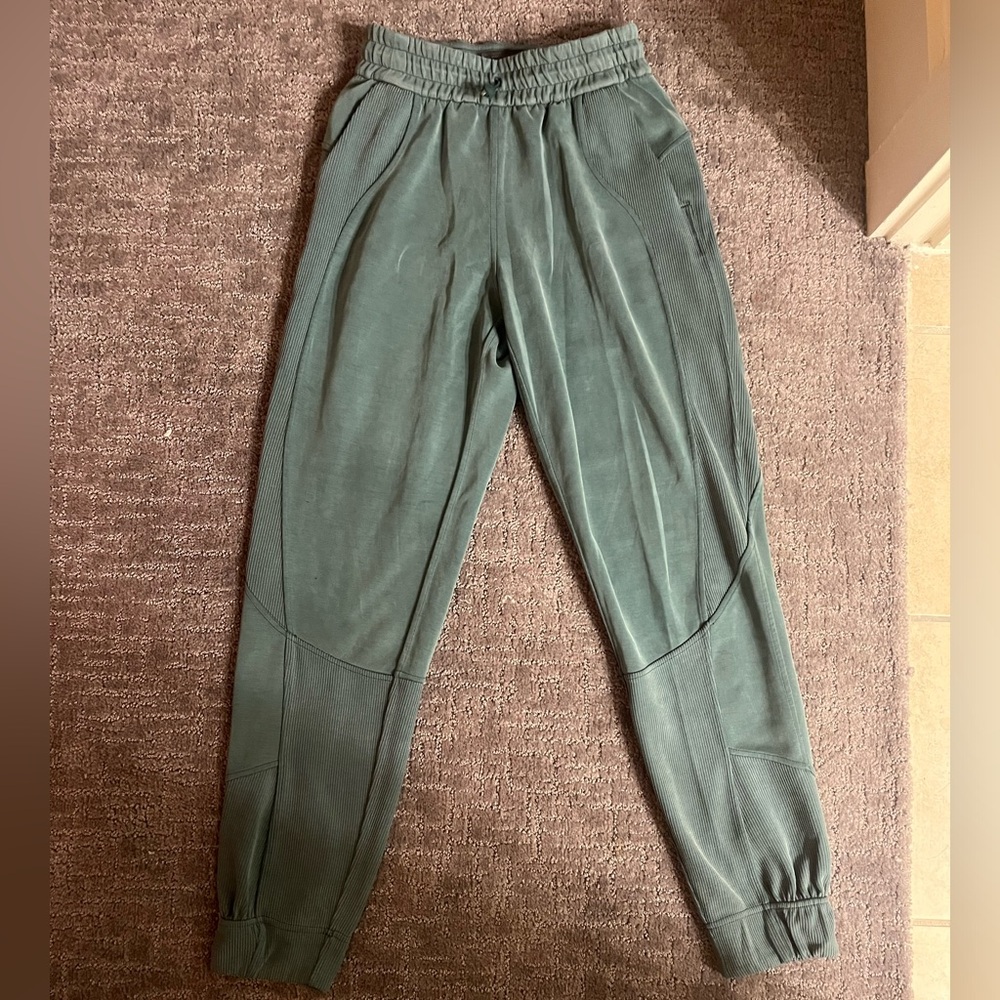 Lululemon joggers
